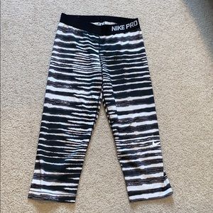 Nike pro cropped leggings